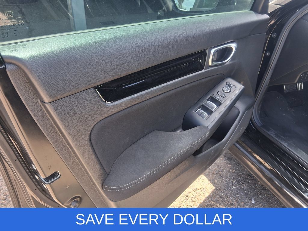 Used 2025 Honda Civic Sport image 9