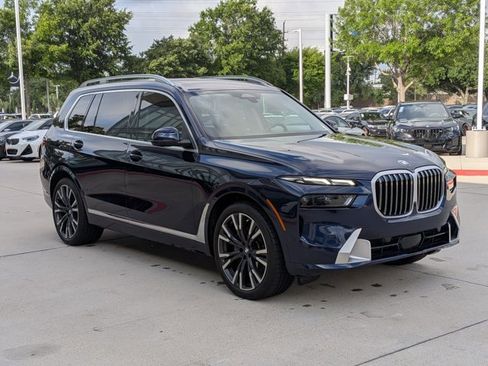 Used 2023 BMW X7 xDrive40i w/ Premium Package AWD/4WD image 3