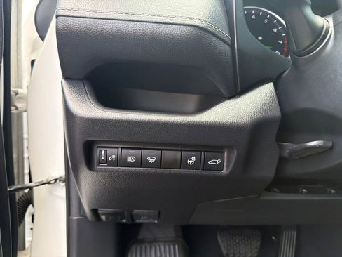 Used 2022 Toyota RAV4 XLE Premium AWD/4WD image 26