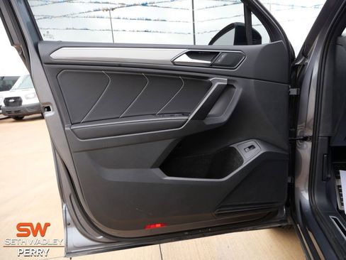 Used 2024 Volkswagen Tiguan SE R-Line image 17