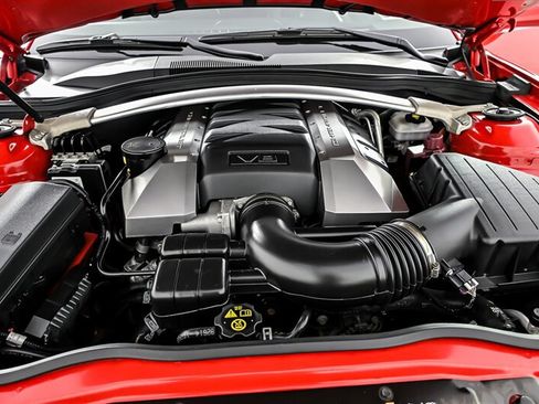 Used 2015 Chevrolet Camaro SS w/ SS Performance Package RWD image 12