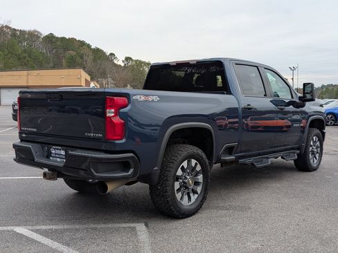 Used 2021 Chevrolet Silverado 2500 Custom w/ Custom Value Package image 9