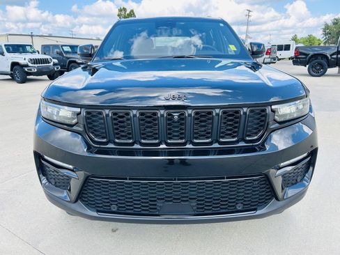 Used 2024 Jeep Grand Cherokee Limited w/ Luxury Tech Group II AWD/4WD image 37