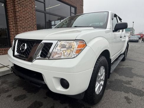 Used 2020 Nissan Frontier SV image 10