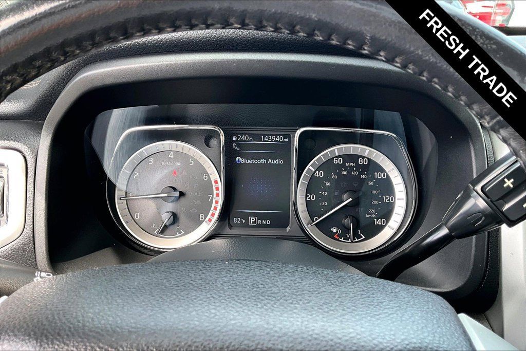 Used 2017 Nissan Titan SL w/ SL Towing Convenience Package RWD image 15