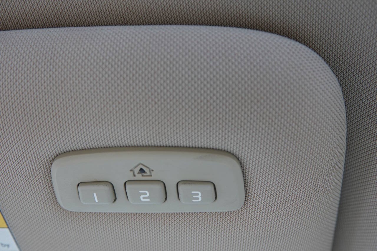Used 2010 Volvo XC70 T6 AWD/4WD image 71