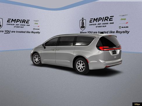 New 2026 Chrysler Pacifica Select image 6