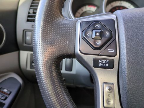 Used 2014 Toyota Tacoma PreRunner image 22