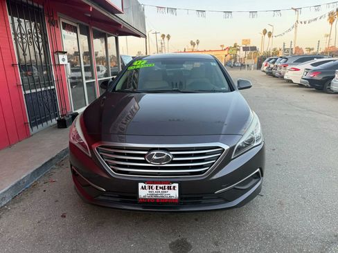 Used 2017 Hyundai Sonata SE image 3