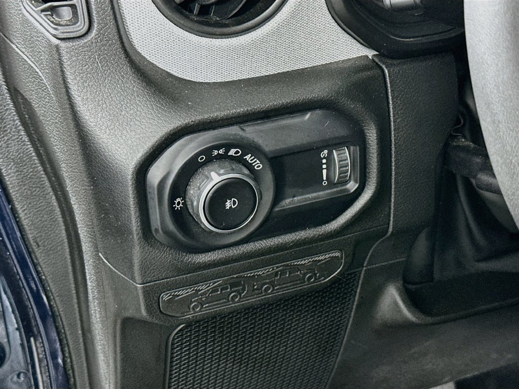 Used 2025 Jeep Wrangler Unlimited Sport AWD/4WD image 14