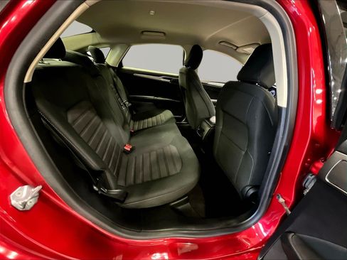 Used 2020 Ford Fusion SE FWD image 23