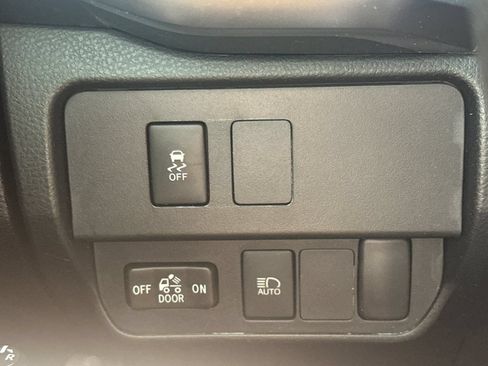Certified 2023 Toyota Tacoma SR5 w/ Technology Package AWD/4WD image 30