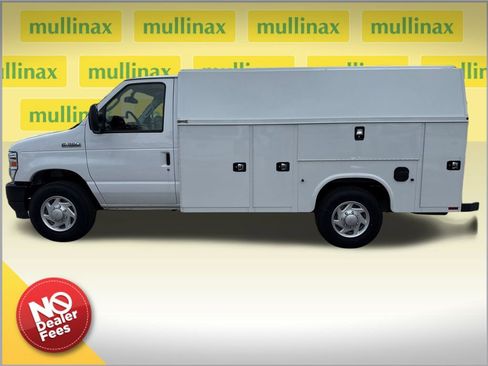 New 2026 Ford E-350 and Econoline 350 Super Duty RWD image 2