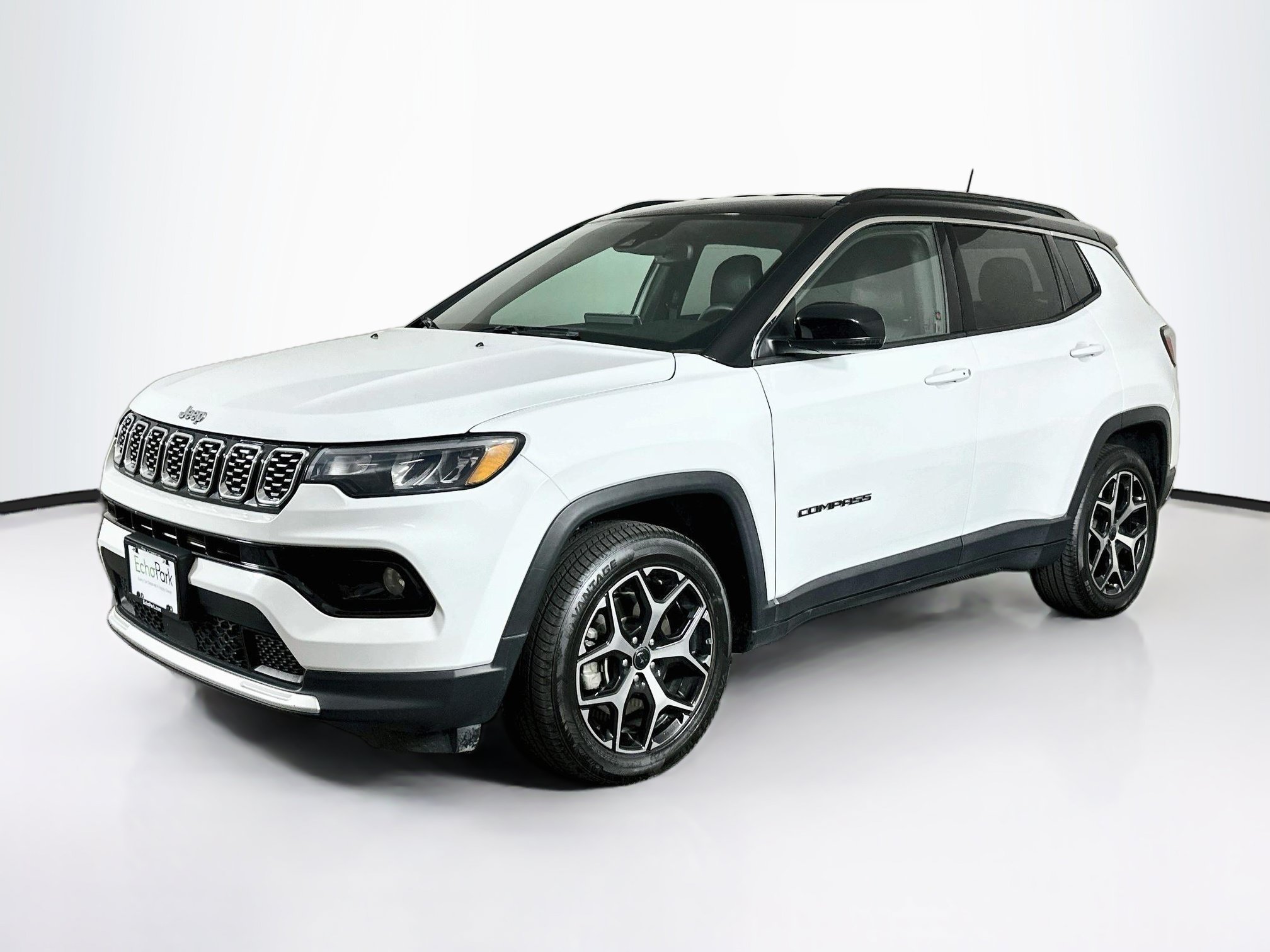 Used 2025 Jeep Compass Limited AWD/4WD image 3