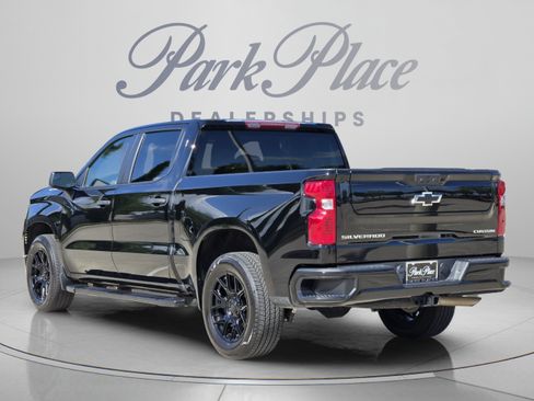 Used 2025 Chevrolet Silverado 1500 Custom RWD image 3
