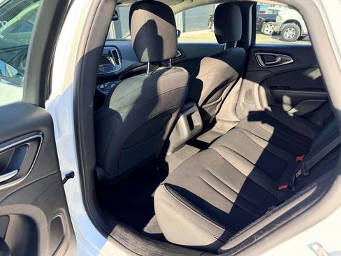 Used 2016 Chrysler 200 Limited image 15