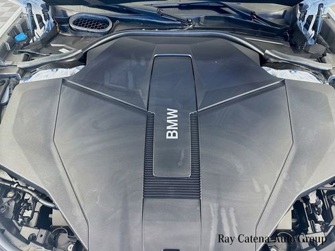 Used 2025 BMW i7 eDrive50 w/ M Sport Package image 31