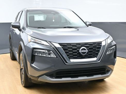 Used 2022 Nissan Rogue SV image 4