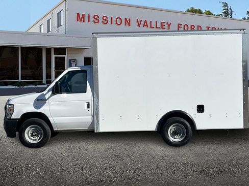Used 2023 Ford E-350 and Econoline 350 Super Duty w/ Driver's Safety Package image 7