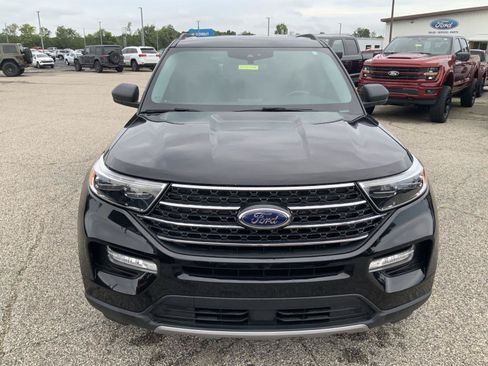 Used 2021 Ford Explorer XLT w/ Equipment Group 202A AWD/4WD image 3