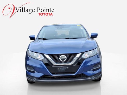 Used 2021 Nissan Rogue Sport S image 2