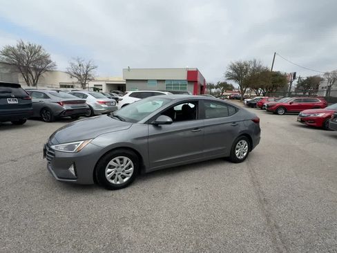 Used 2019 Hyundai Elantra SE w/ Cargo Package image 4