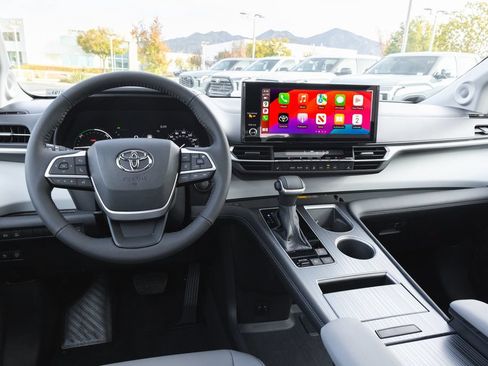 New 2026 Toyota Sienna XLE AWD/4WD image 14