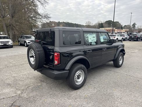 New 2025 Ford Bronco 4-Door image 7