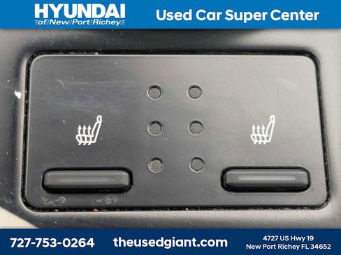 Used 2019 Toyota Camry XLE FWD image 28