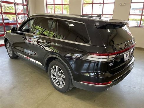 Used 2023 Lincoln Aviator AWD image 5