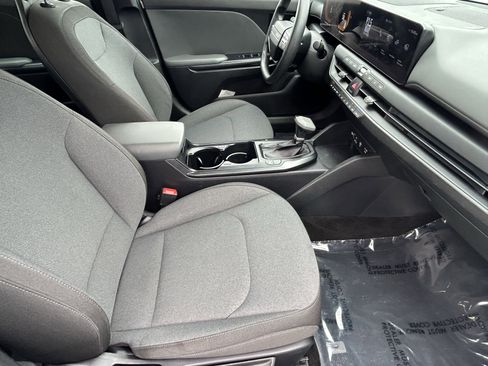 Used 2025 Kia K4 FWD image 9