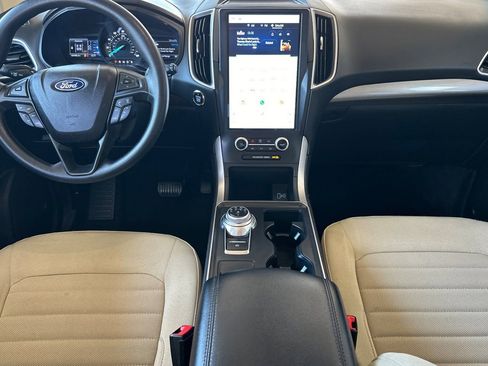 Used 2024 Ford Edge SE image 13