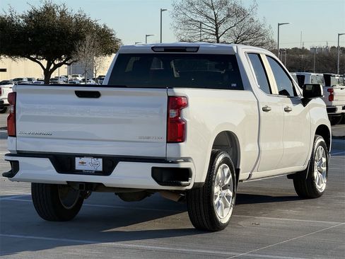 Used 2021 Chevrolet Silverado 1500 Custom image 4