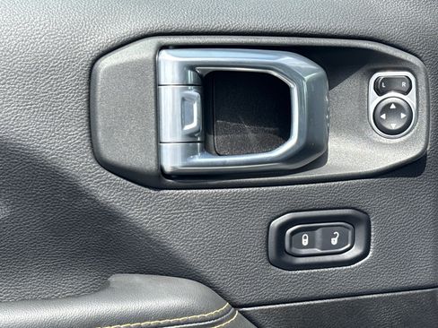 Used 2025 Jeep Wrangler Sahara w/ Safety Group image 14