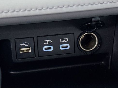 Used 2023 Toyota Highlander XLE image 33