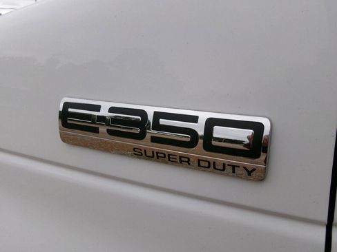 Used 2015 Ford E-350 and Econoline 350 Super Duty image 10