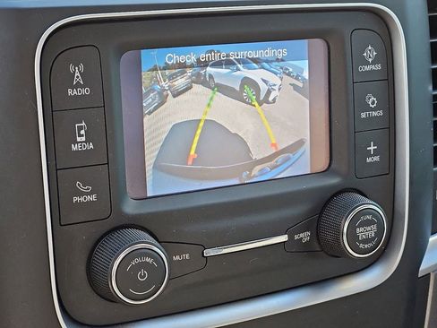 Used 2021 RAM 1500 Classic SLT image 18