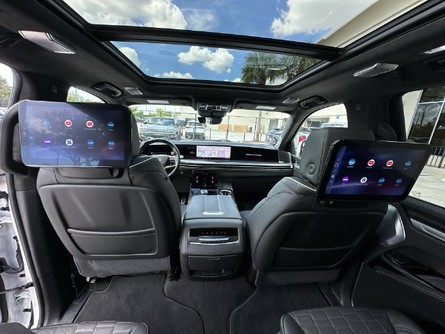 Certified 2025 Cadillac Escalade ESV V AWD/4WD image 32