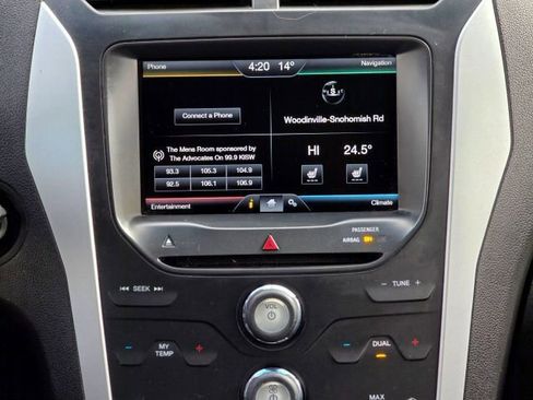 Used 2015 Ford Explorer XLT w/ Equipment Group 202B AWD/4WD image 19