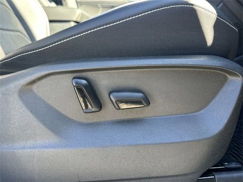 Used 2023 Volkswagen Tiguan SEL R-Line image 31