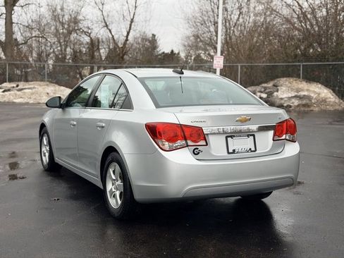 Used 2016 Chevrolet Cruze LT image 4