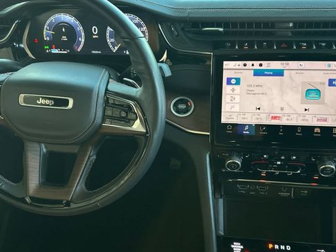 Used 2023 Jeep Grand Cherokee Summit w/ Luxury Tech Group V image 14