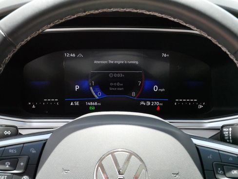Used 2025 Volkswagen Taos SE w/ Panoramic Sunroof Package AWD/4WD image 21