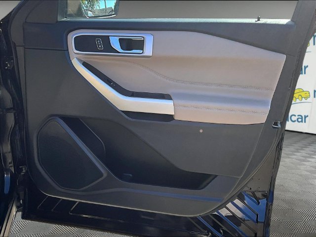 Used 2022 Ford Explorer XLT AWD/4WD image 19