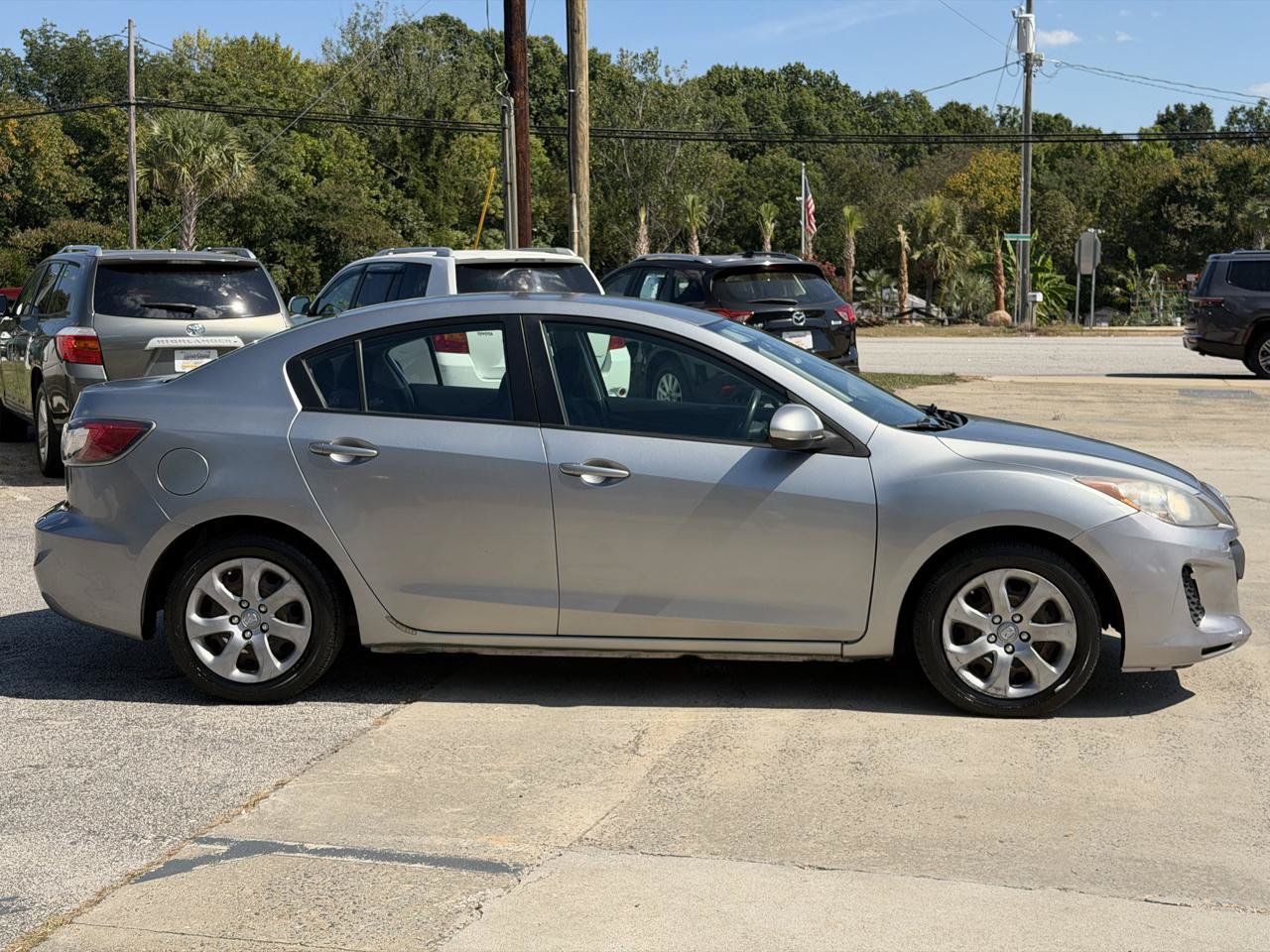 Used 2012 MAZDA MAZDA3 i Sport FWD image 4