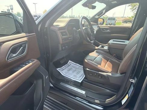 Used 2023 Chevrolet Tahoe High Country w/ LPO, Illumination Package AWD/4WD image 10