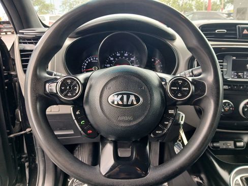 Used 2018 Kia Soul FWD image 10