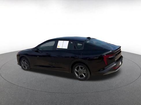 Used 2025 Kia K4 LXS image 10