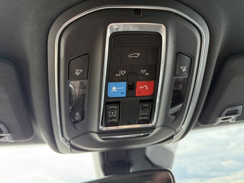 Used 2023 Jeep Grand Cherokee L Laredo AWD/4WD image 32
