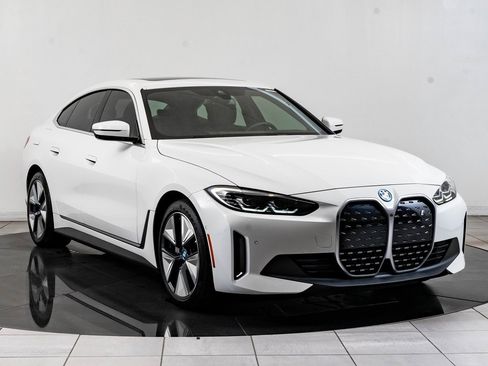 Used 2023 BMW i4 eDrive40 w/ Premium Package image 12
